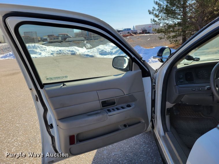 image for item MC9547 2010 Ford Crown Victoria Police Interceptor