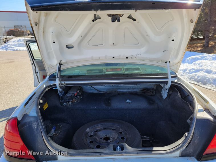 image for item MC9547 2010 Ford Crown Victoria Police Interceptor