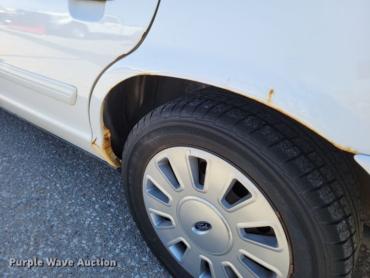 image for item MC9548 2010 Ford Crown Victoria Police Interceptor