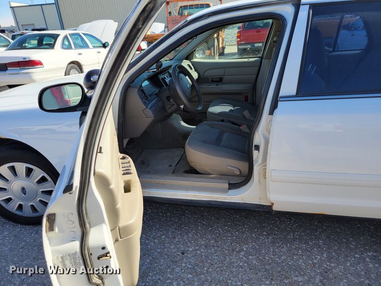 image for item MC9548 2010 Ford Crown Victoria Police Interceptor