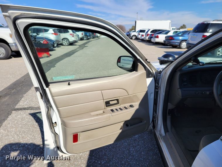 image for item MC9548 2010 Ford Crown Victoria Police Interceptor