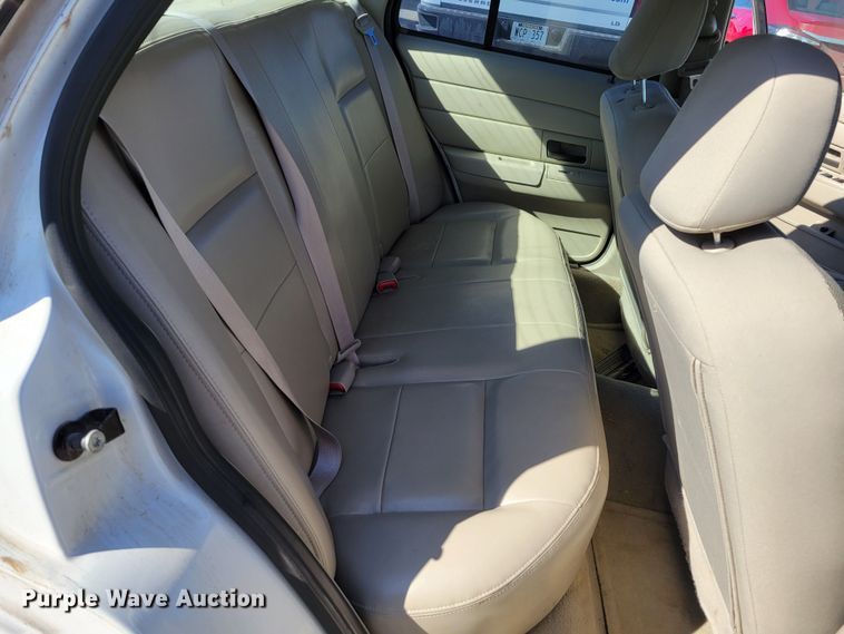 image for item MC9548 2010 Ford Crown Victoria Police Interceptor