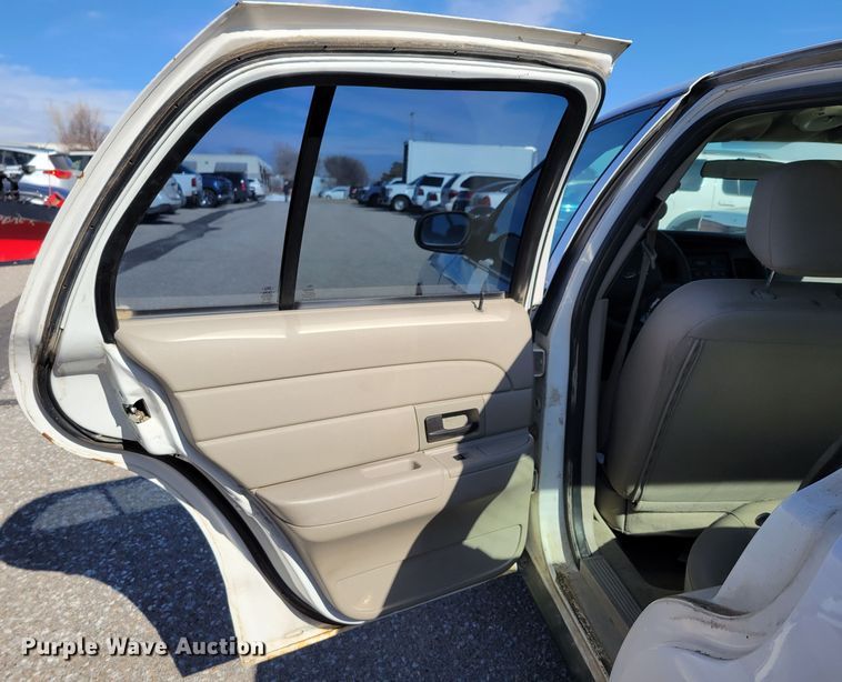 image for item MC9548 2010 Ford Crown Victoria Police Interceptor