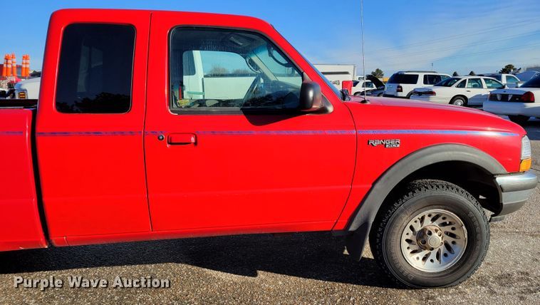 image for item MC9549 1998 Ford Ranger XLT  SuperCab pickup truck