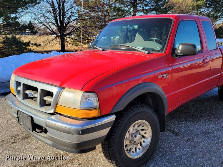 image for item MC9549 1998 Ford Ranger XLT  SuperCab pickup truck