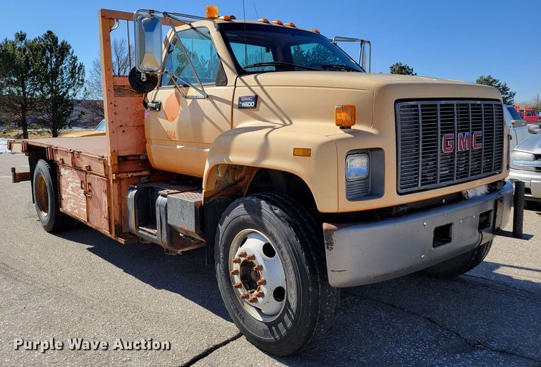 image for item MC9550 2000 GMC C6500  flatbed truck