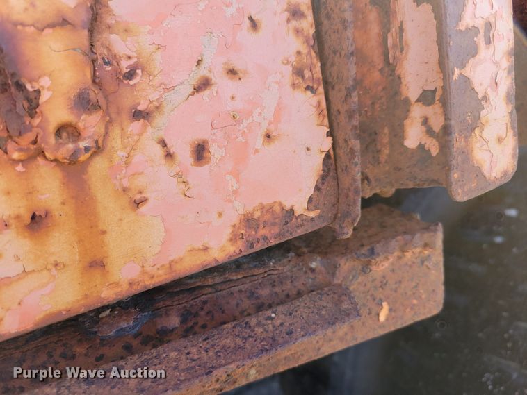 image for item MC9550 2000 GMC C6500  flatbed truck