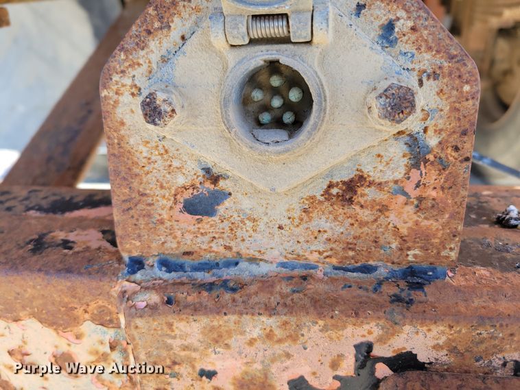 image for item MC9550 2000 GMC C6500  flatbed truck