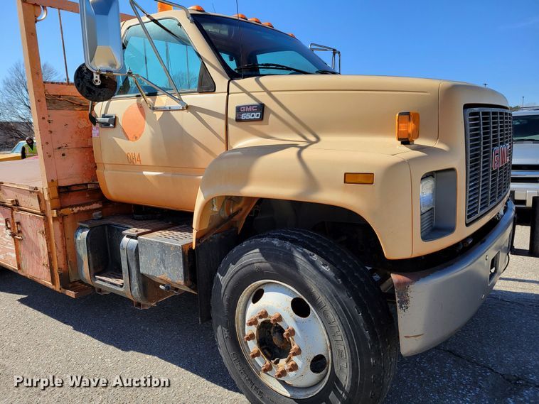image for item MC9550 2000 GMC C6500  flatbed truck