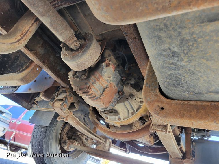 image for item MC9550 2000 GMC C6500  flatbed truck