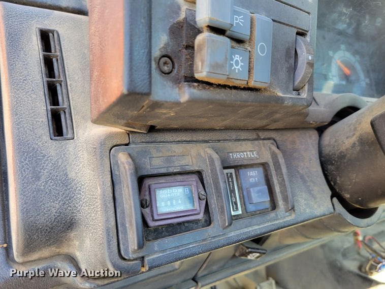 image for item MC9550 2000 GMC C6500  flatbed truck