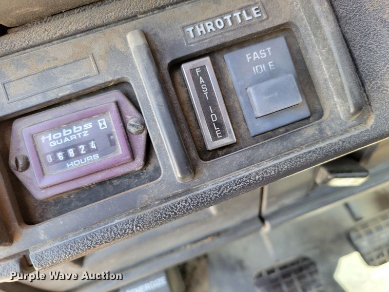 image for item MC9550 2000 GMC C6500  flatbed truck