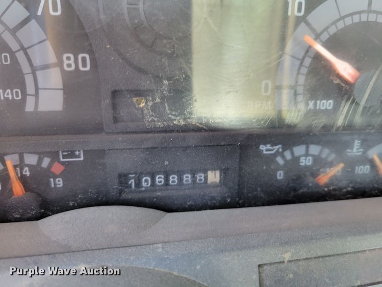 image for item MC9550 2000 GMC C6500  flatbed truck