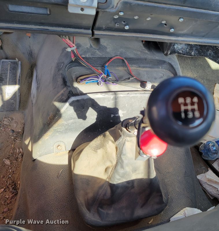 image for item MC9550 2000 GMC C6500  flatbed truck