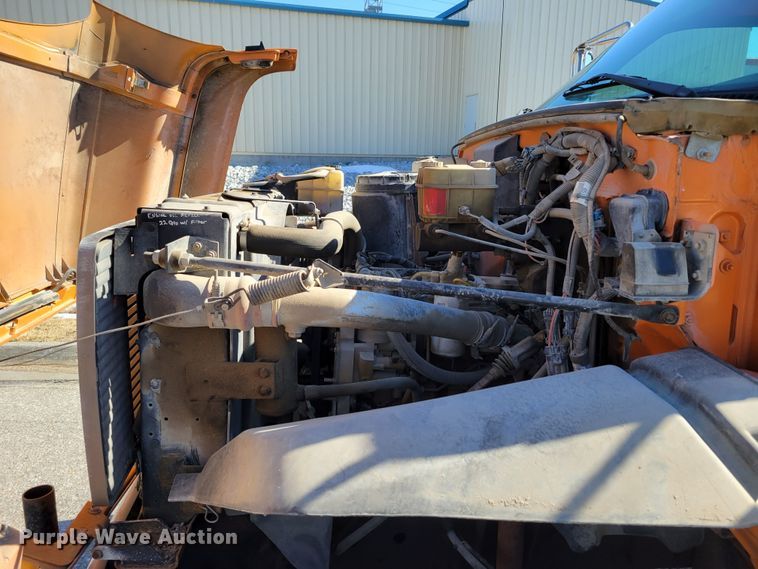 image for item MC9550 2000 GMC C6500  flatbed truck