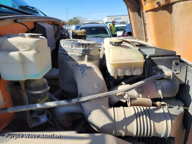 image for item MC9550 2000 GMC C6500  flatbed truck