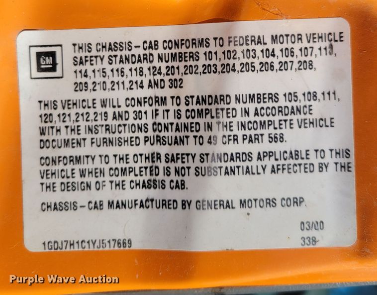 image for item MC9550 2000 GMC C6500  flatbed truck