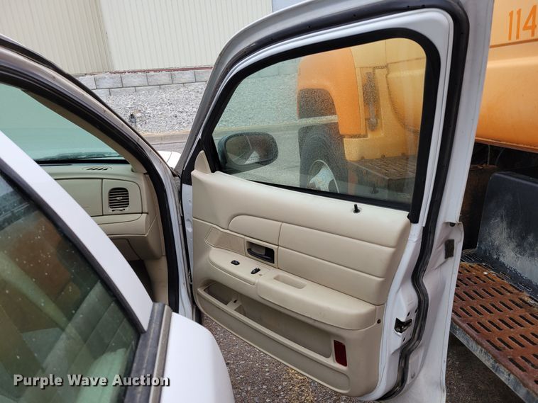 image for item MC9551 2008 Ford Crown Victoria Police Interceptor