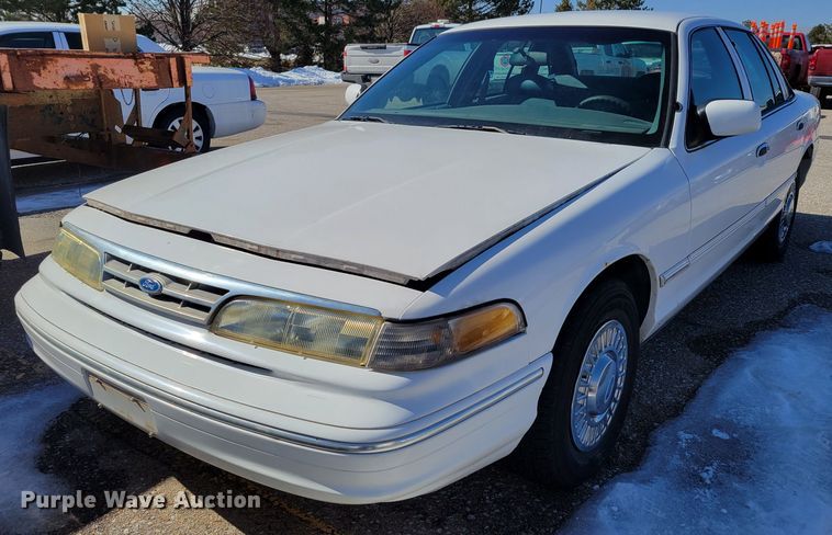 image for item MC9552 1997 Ford Crown Victoria Police Interceptor