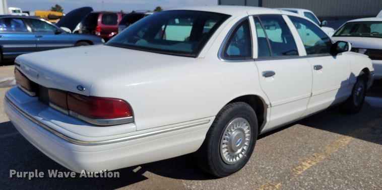 image for item MC9552 1997 Ford Crown Victoria Police Interceptor