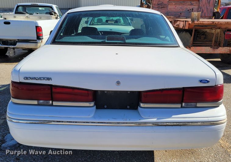 image for item MC9552 1997 Ford Crown Victoria Police Interceptor