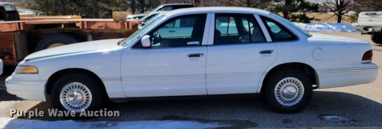 image for item MC9552 1997 Ford Crown Victoria Police Interceptor