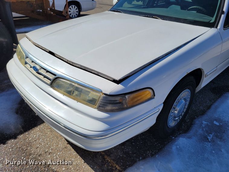 image for item MC9552 1997 Ford Crown Victoria Police Interceptor