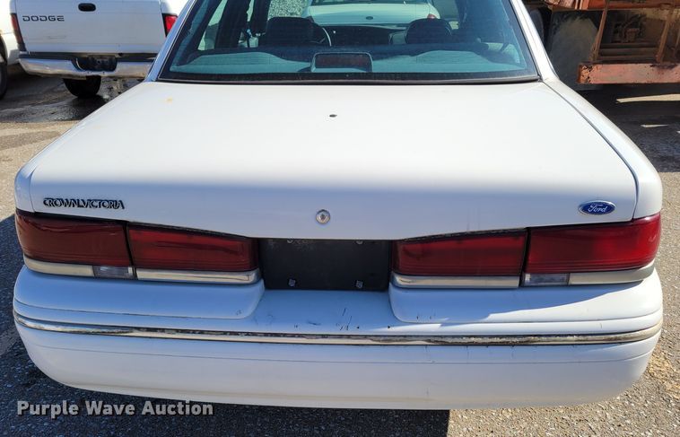 image for item MC9552 1997 Ford Crown Victoria Police Interceptor