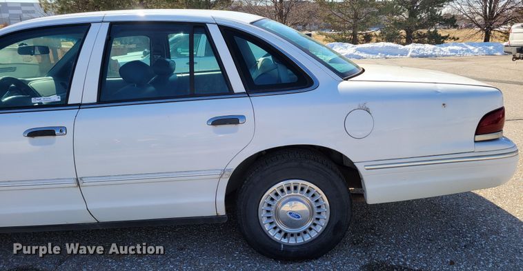 image for item MC9552 1997 Ford Crown Victoria Police Interceptor