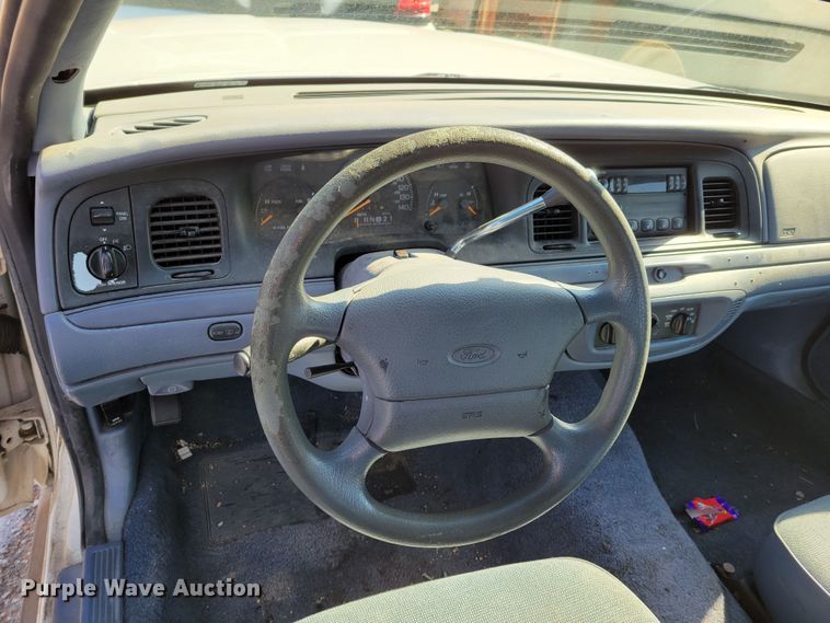image for item MC9552 1997 Ford Crown Victoria Police Interceptor