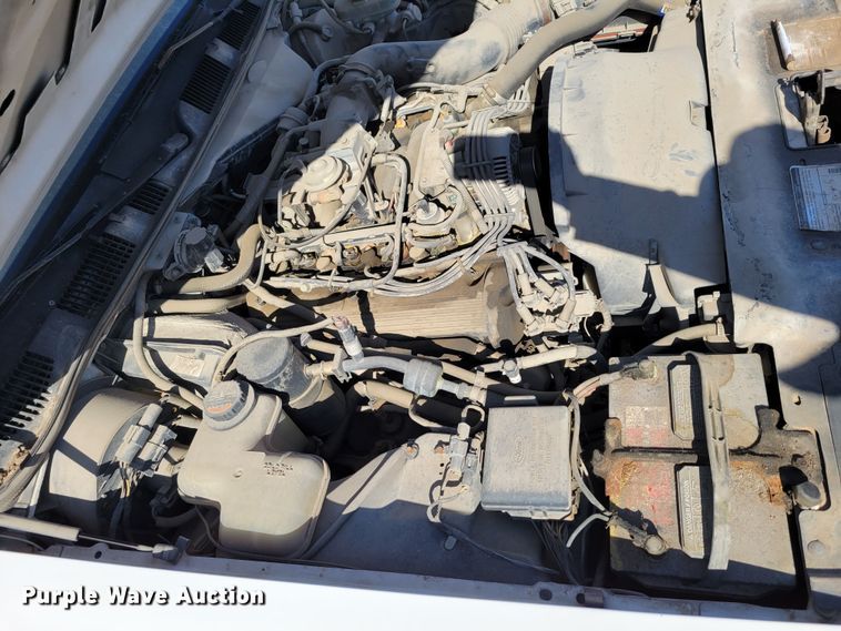 image for item MC9552 1997 Ford Crown Victoria Police Interceptor