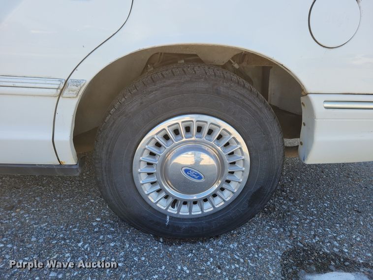 image for item MC9552 1997 Ford Crown Victoria Police Interceptor