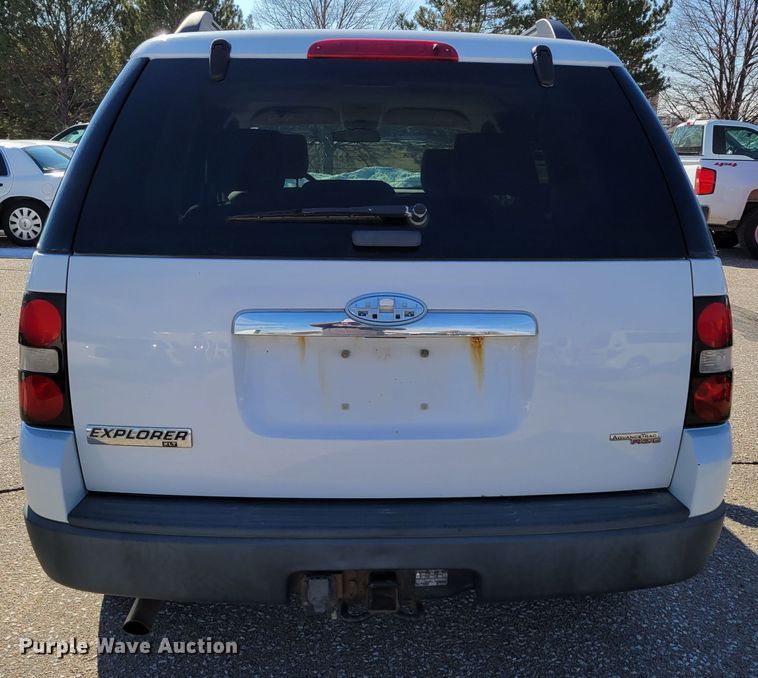 image for item MC9553 2007 Ford Explorer XLT  SUV