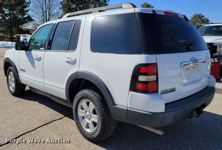 image for item MC9553 2007 Ford Explorer XLT  SUV