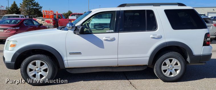 image for item MC9553 2007 Ford Explorer XLT  SUV