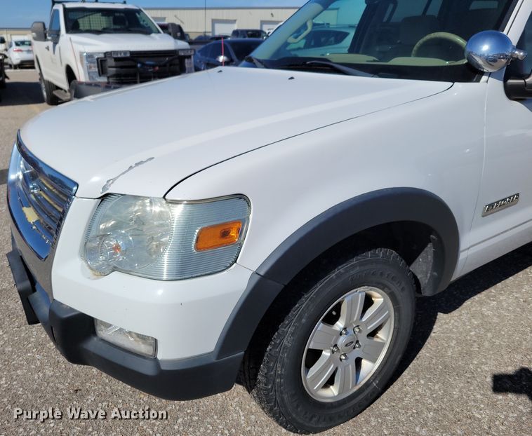 image for item MC9553 2007 Ford Explorer XLT  SUV
