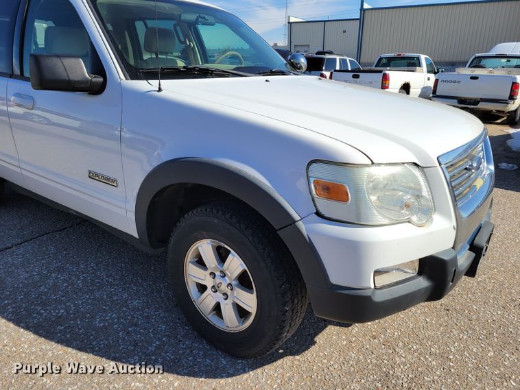 image for item MC9553 2007 Ford Explorer XLT  SUV