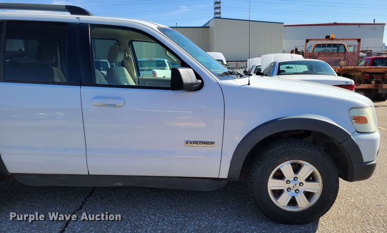 image for item MC9553 2007 Ford Explorer XLT  SUV