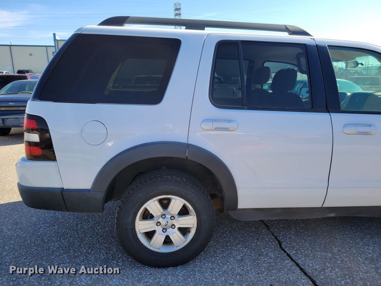 image for item MC9553 2007 Ford Explorer XLT  SUV