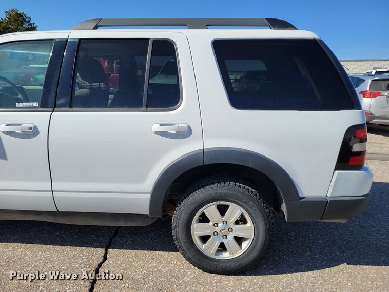 image for item MC9553 2007 Ford Explorer XLT  SUV
