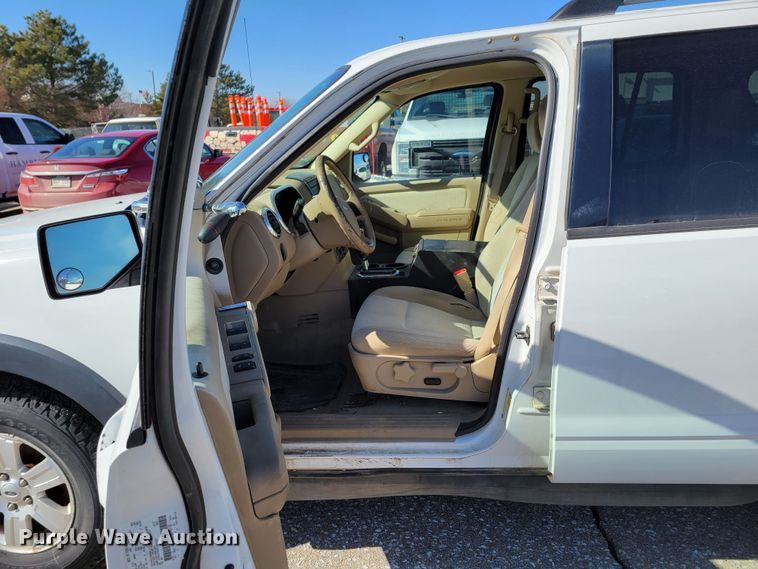 image for item MC9553 2007 Ford Explorer XLT  SUV