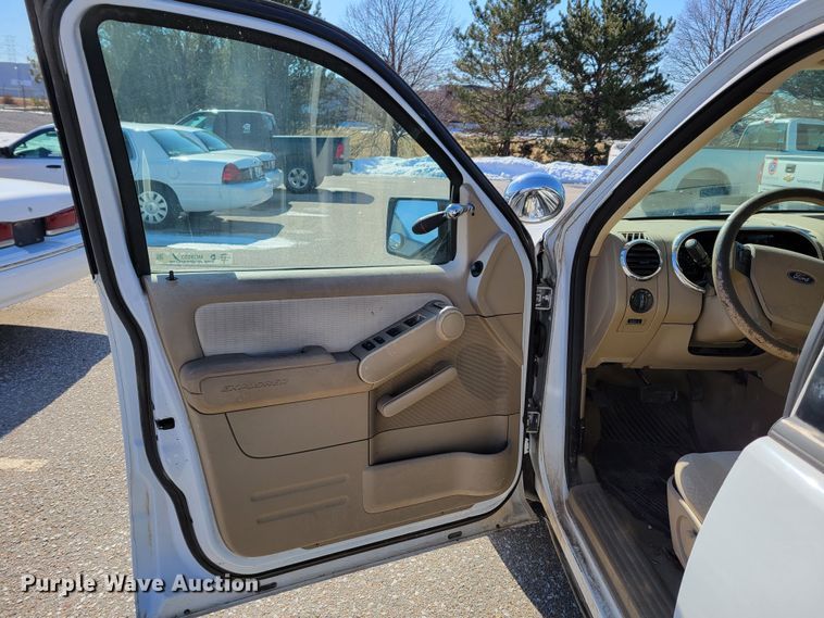 image for item MC9553 2007 Ford Explorer XLT  SUV