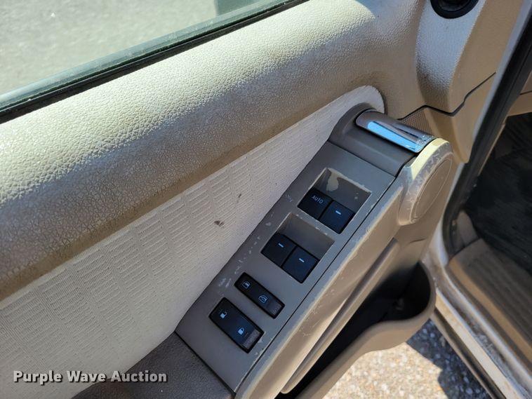 image for item MC9553 2007 Ford Explorer XLT  SUV