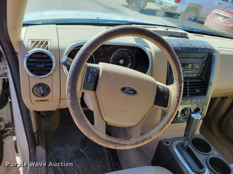 image for item MC9553 2007 Ford Explorer XLT  SUV