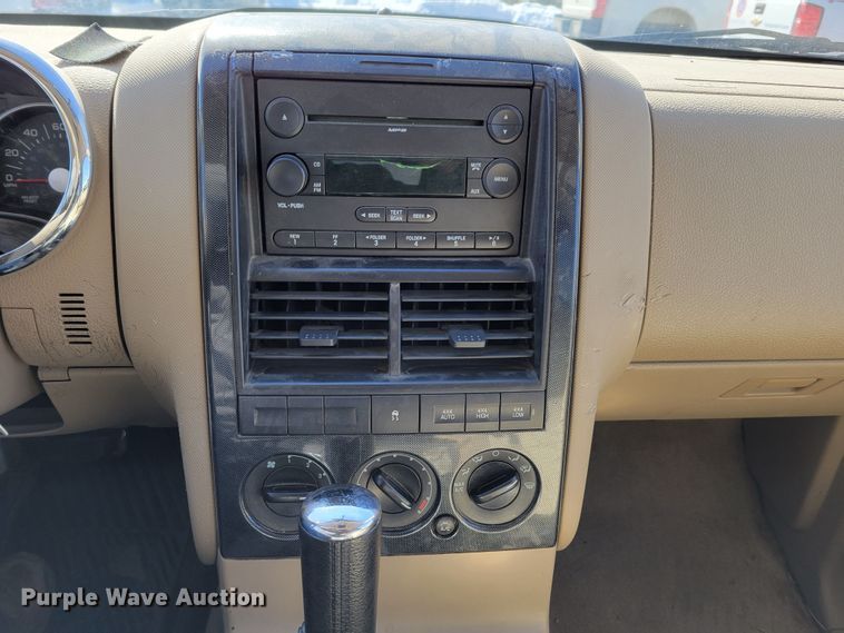 image for item MC9553 2007 Ford Explorer XLT  SUV