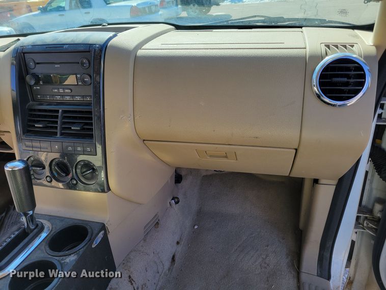 image for item MC9553 2007 Ford Explorer XLT  SUV