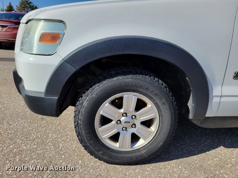 image for item MC9553 2007 Ford Explorer XLT  SUV