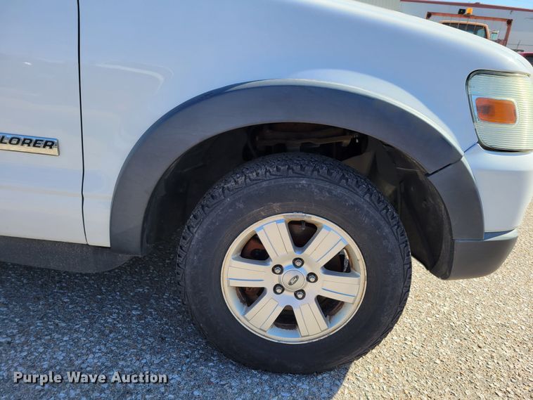 image for item MC9553 2007 Ford Explorer XLT  SUV