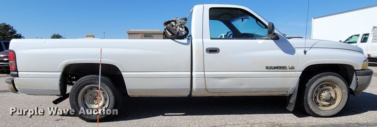 image for item MC9554 2001 Dodge Ram 1500  pickup truck