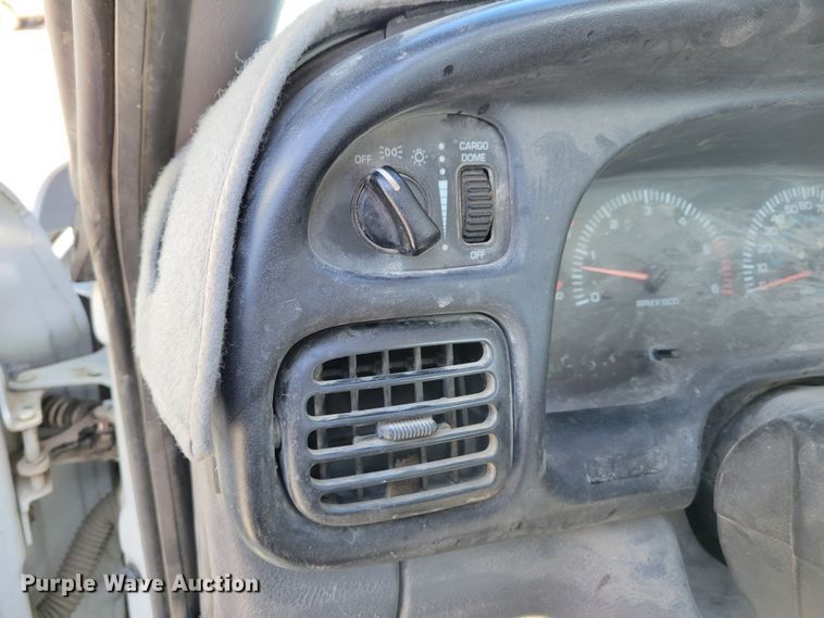 image for item MC9554 2001 Dodge Ram 1500  pickup truck